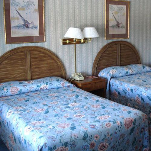 Rainbow Motel Watertown Room photo